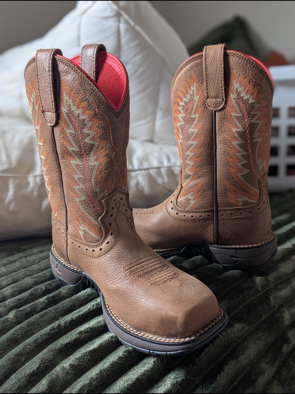Shyanne Brown Women's Western Pull-On Boots with Red Lining